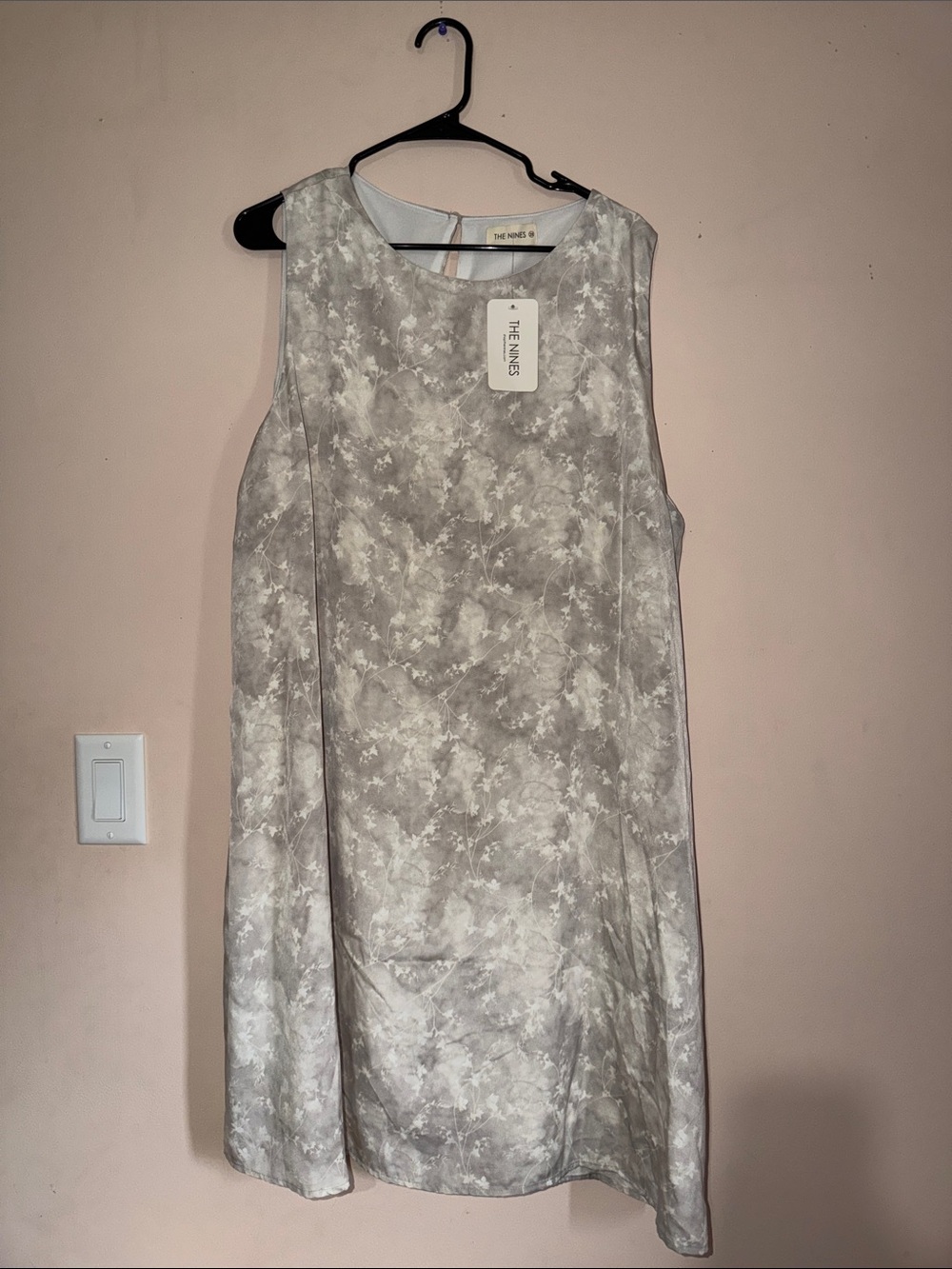NWT Gray Marble-Print Sleeveless Midi Dress